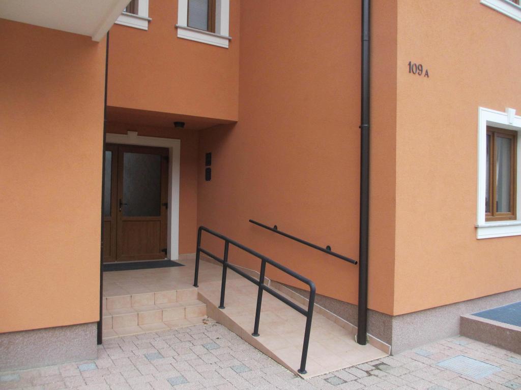 Apartments Manjan Krasno Polje Luaran gambar